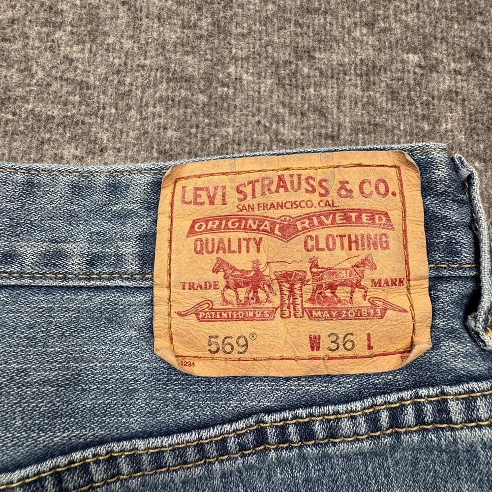 Levi's 569 Denim Jean Shorts Mens 36x11 Blue Loose Straight Baggy Loose Vtg Jort